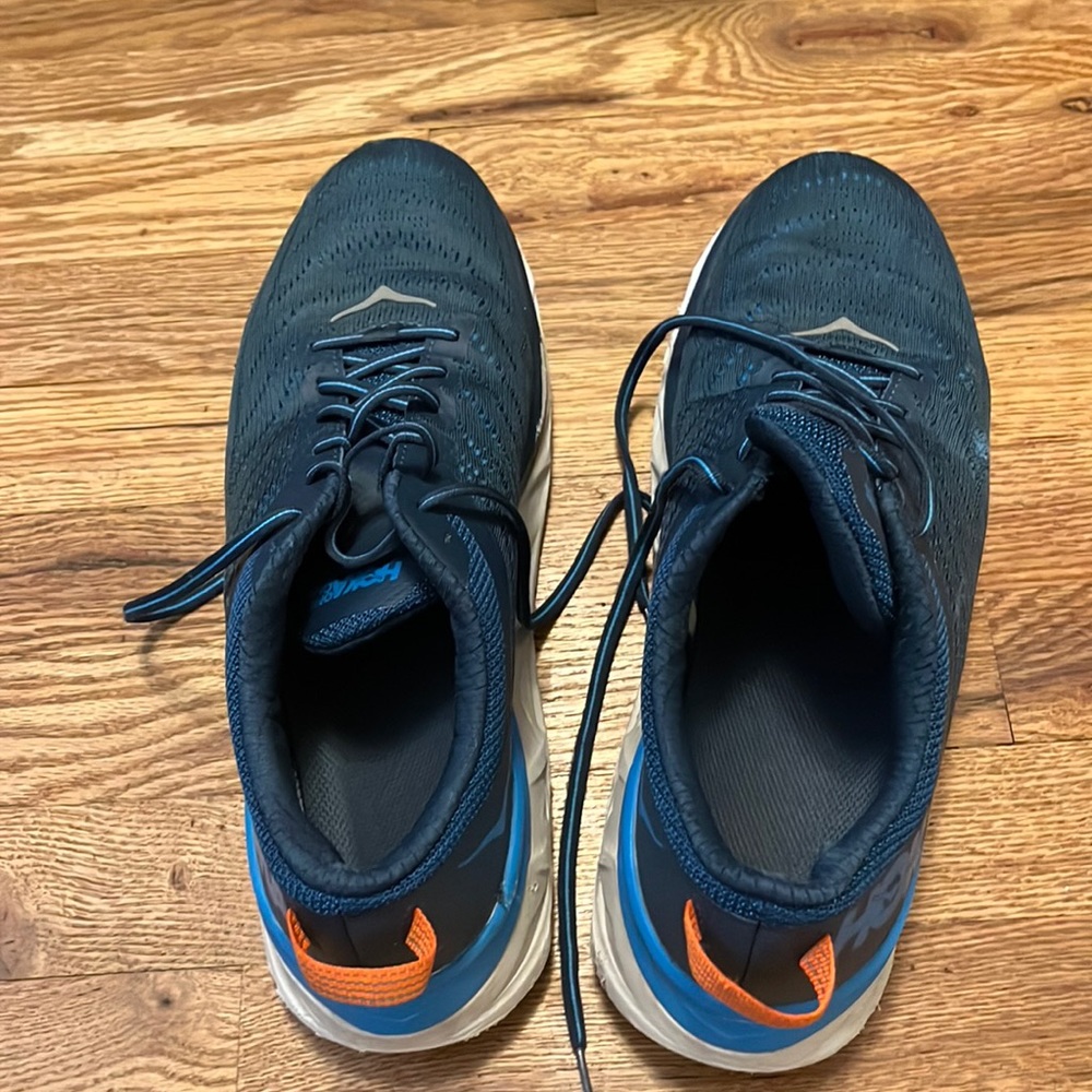 Hoka Arahi 4 mens 11.5 blue worn but usable for walking